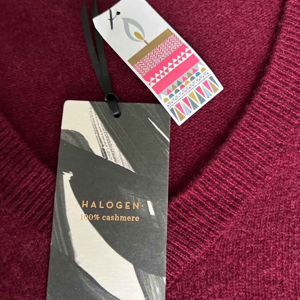 NWT Women's V-Neck Sweater - 100% Cashmere - Burgundy - Picture 3 of 6